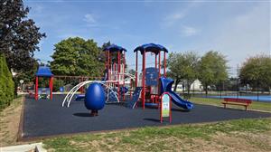 A photo of the new Playground at Oak Ridge Park.