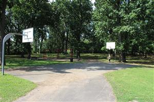 Photo of the Basketball Court at Knollcroft Park.