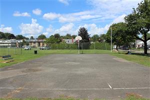Photo of the Basketball Court at Oak Ridge Park.